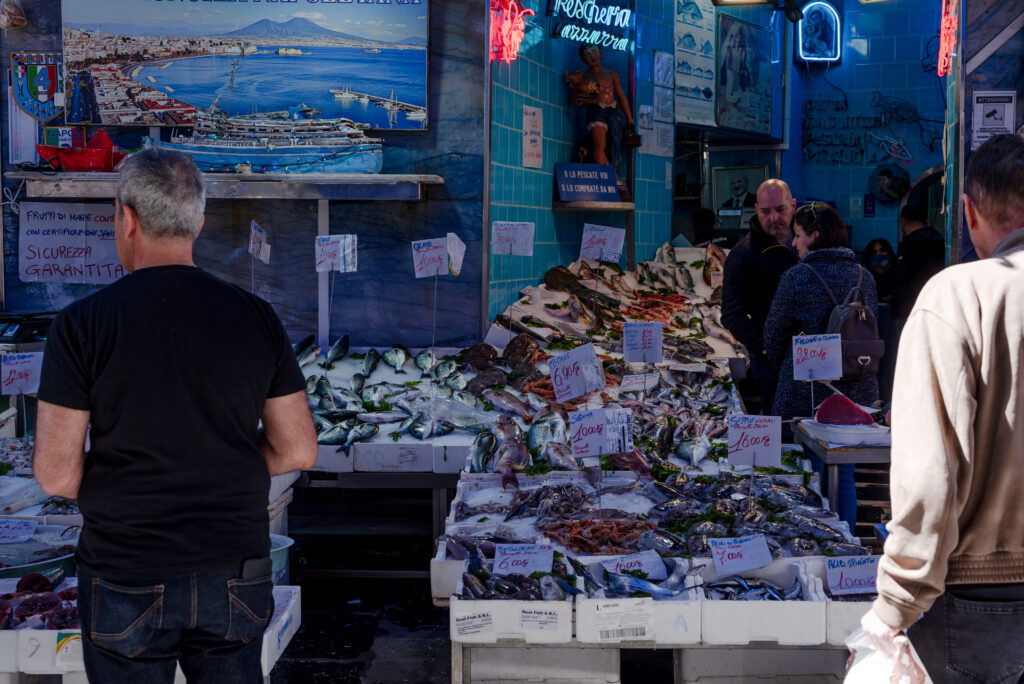 Marché dans les rues de Napoli